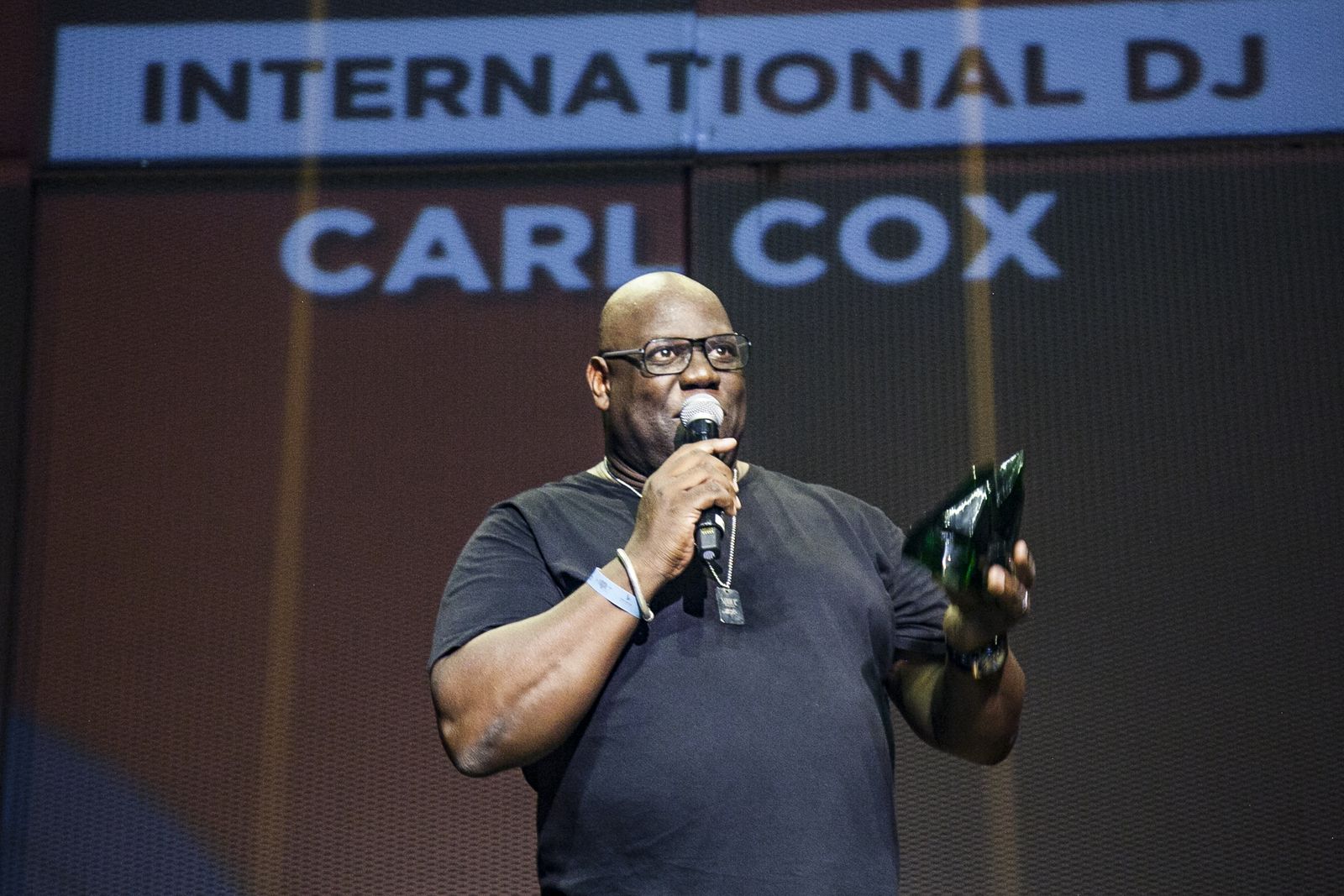 Carl Cox collecting International DJ of the Year